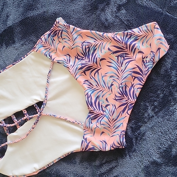 Cupshe One Piece Suit - Picture 3 of 5